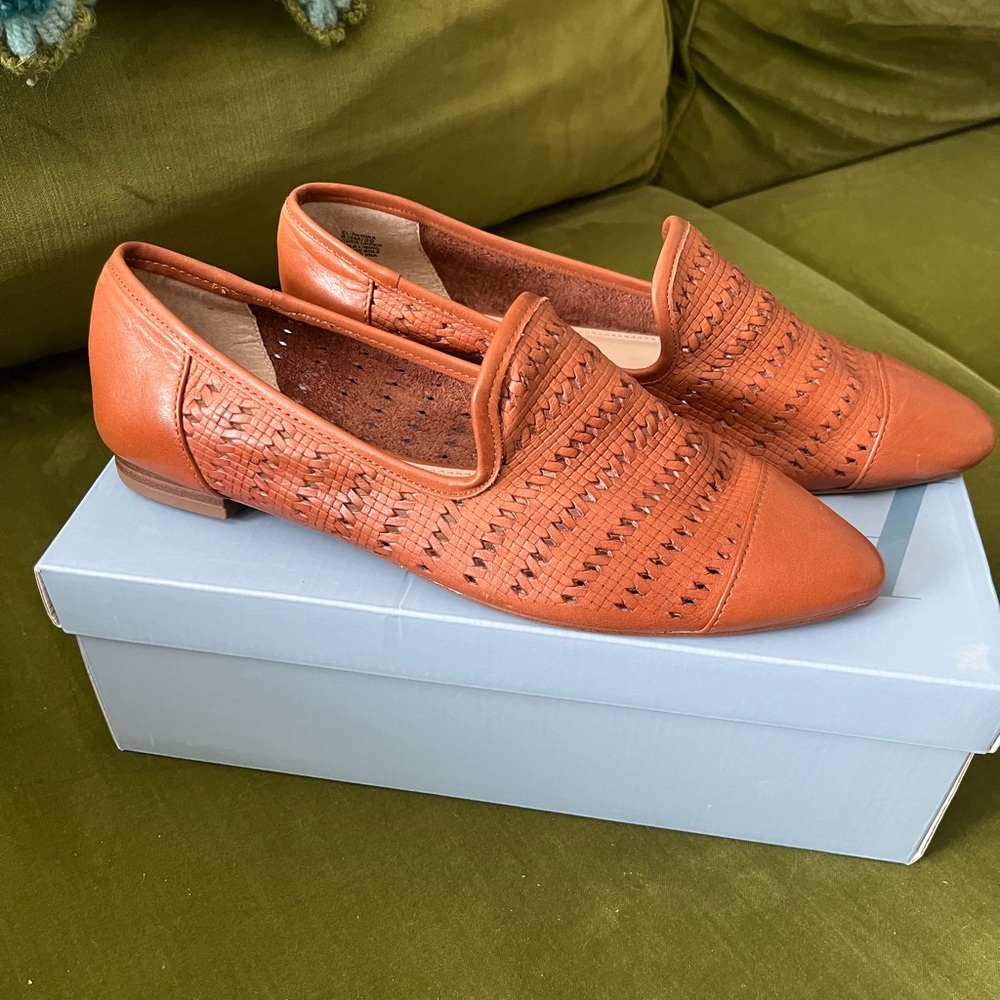 NWT Essex Lane “El-Paloma” Leather Loafer